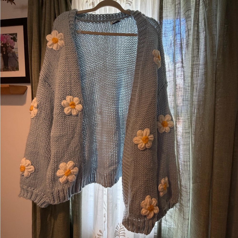 ARULA Daisy Embellished Cardigan - Light Blue
